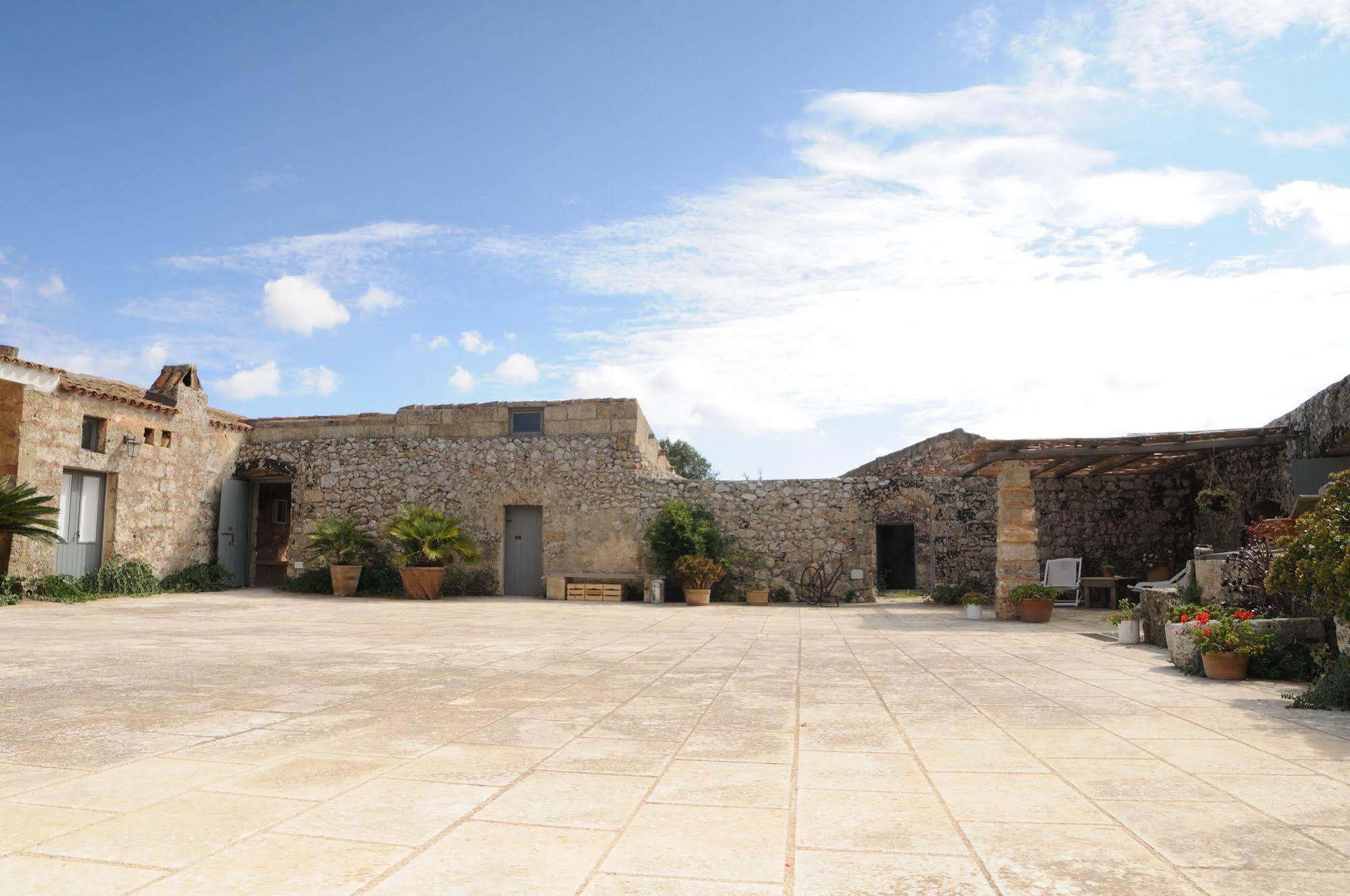Masseria Uccio Alojamento de Acomodação e Pequeno-almoço 3*